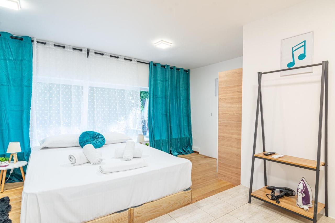 New Loft In The Heart Of Center *